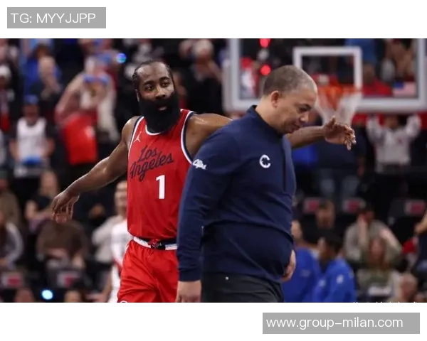 快船队的挑战与内讧：顺风球下的脆弱与争执分析